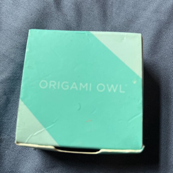 Origami Owl/Think Goodness Isaiah Nativity Capsule Locket - Picture 2 of 4